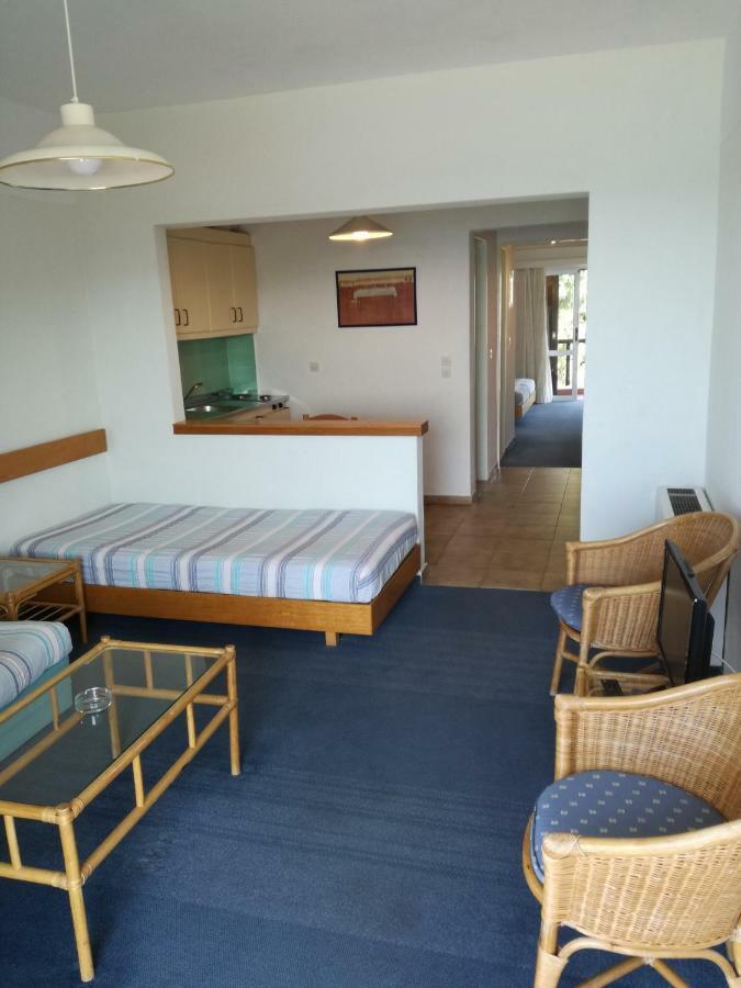 Apollon Suites 카리스토스 외부 사진